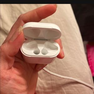 Apple AirPods Charging Case Only